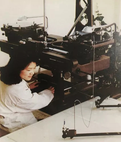 上世紀(jì)八十年代，技術(shù)人員利用傳統(tǒng)模擬測繪設(shè)備制圖