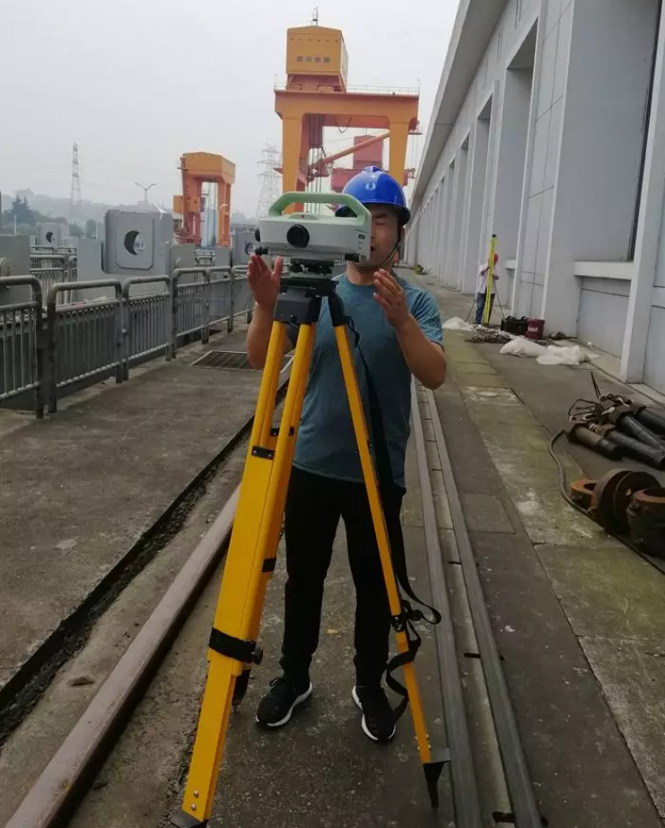電子水準儀測量現場 電子水準儀測量現場